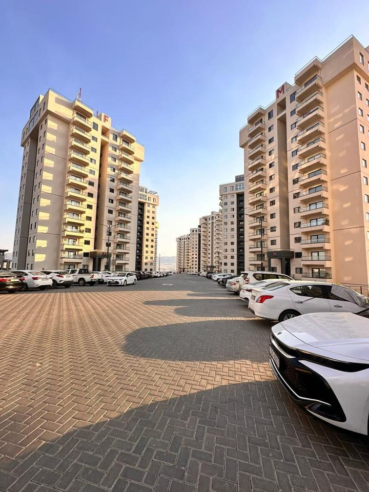 🪩  شقة للبيع – مجمع ئابوري ناسان السليمانية
المساحة: ١٣٣ متر

بناية: T طابق ارضي شقة رقم ١

تحتوي على 3 غرف نوم

من ضمنها واحده ماستر وبالكون

صالة كبيرة وحمامين

مطبخ حار و بارد

الشقة قيد الانشاء 

مسدد ٤٠٥ ورقة

السعر الكلي: ٨٥٠ ورقة

القسط الشهري ٥٠٠ $ و ماكو دفع عند استلام الشقة فقط دفع شهرياً 

بيهه خمس سبالت و نظام تدفئة مركزي و الارضية خشب

البيع من صاحب الشقة نفسة 

📞 للتواصل:

وتساب ***********
