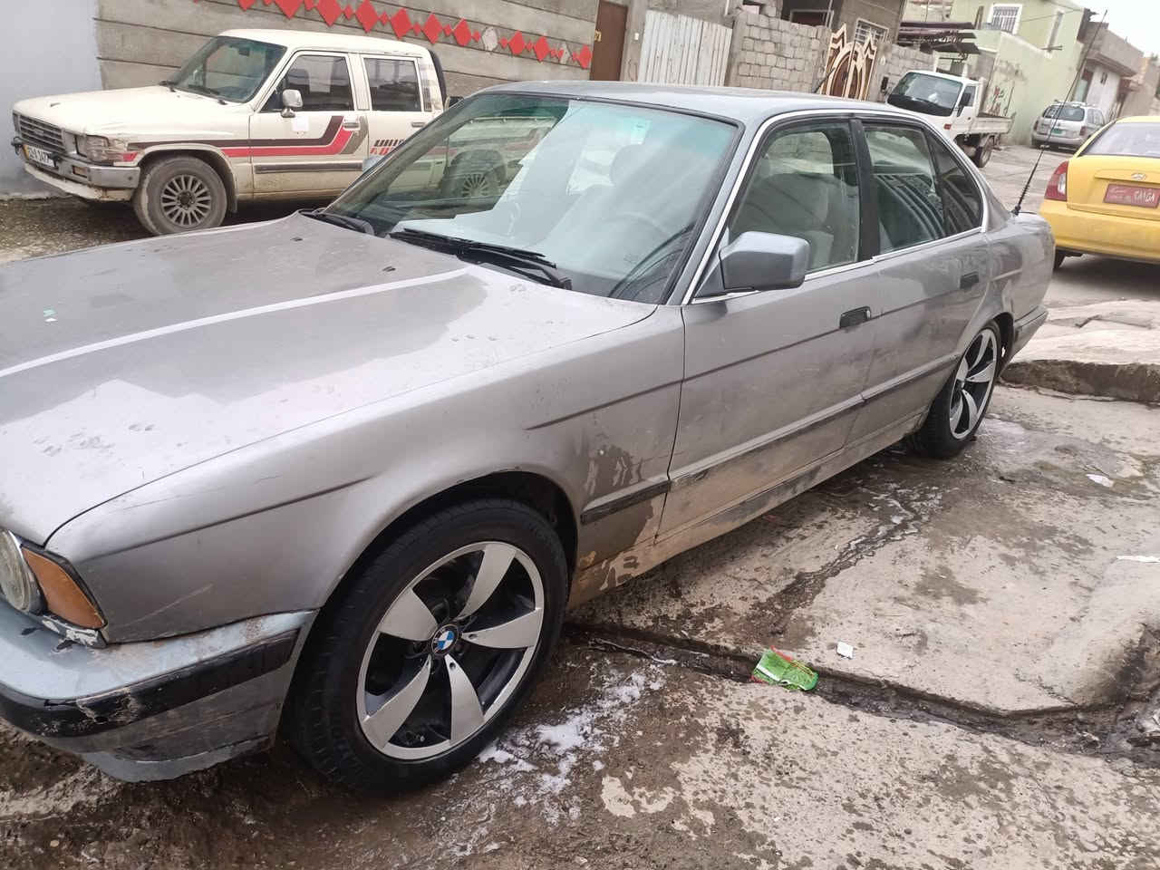 السلام عليكم السياره للبيع موديل 93 رقم فحص اخضر صاحب الشرعيه موجود شرط التحويل الوكاله ماكينه جديد حجم 530 ماكينه شرط جديد وقير شرط اكسر شرط رقم التايات وياله شرط ما مسجل على كربون  ***********.  ***********
