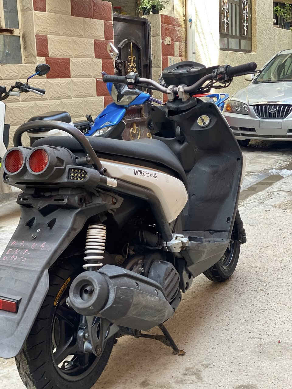 إسلام عليكم اخوان دراجه سكنس جبلي نوزل خطين ماشيه  41حقيقي  أروق كامله كفاله عامه ختم واحد ضمان مكينه وكفر 
ملاحضه / دراجه رمبه مو شارع 
مكاني ///بغداد الكريعات 
رقم ***********
