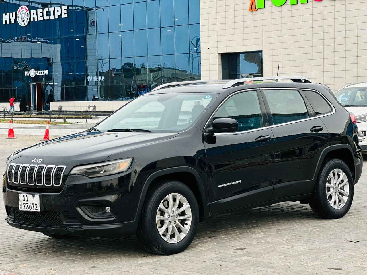 سلام عليكم جيب بزون موديل 2019 السعر 132 وبي مجال قطعتين صبغ فول موصفات مكينه V6 3600 بنراما قطعتين صندوك كهربائي اربع وضعيات قياده بصمت تشغيل وبصمت ابواب كشنات جلد تدفئه تبريد شاشه كبيره كامره خلفيه دواره تحكم ستيرن جهتين كشنات كهرباء فو وريل مكينه وكير مكفوله تخم تاير حداديه رقم دولي سنويه لــ 29 تحويل مباشر العنوان كربلاء للستفسار***********
