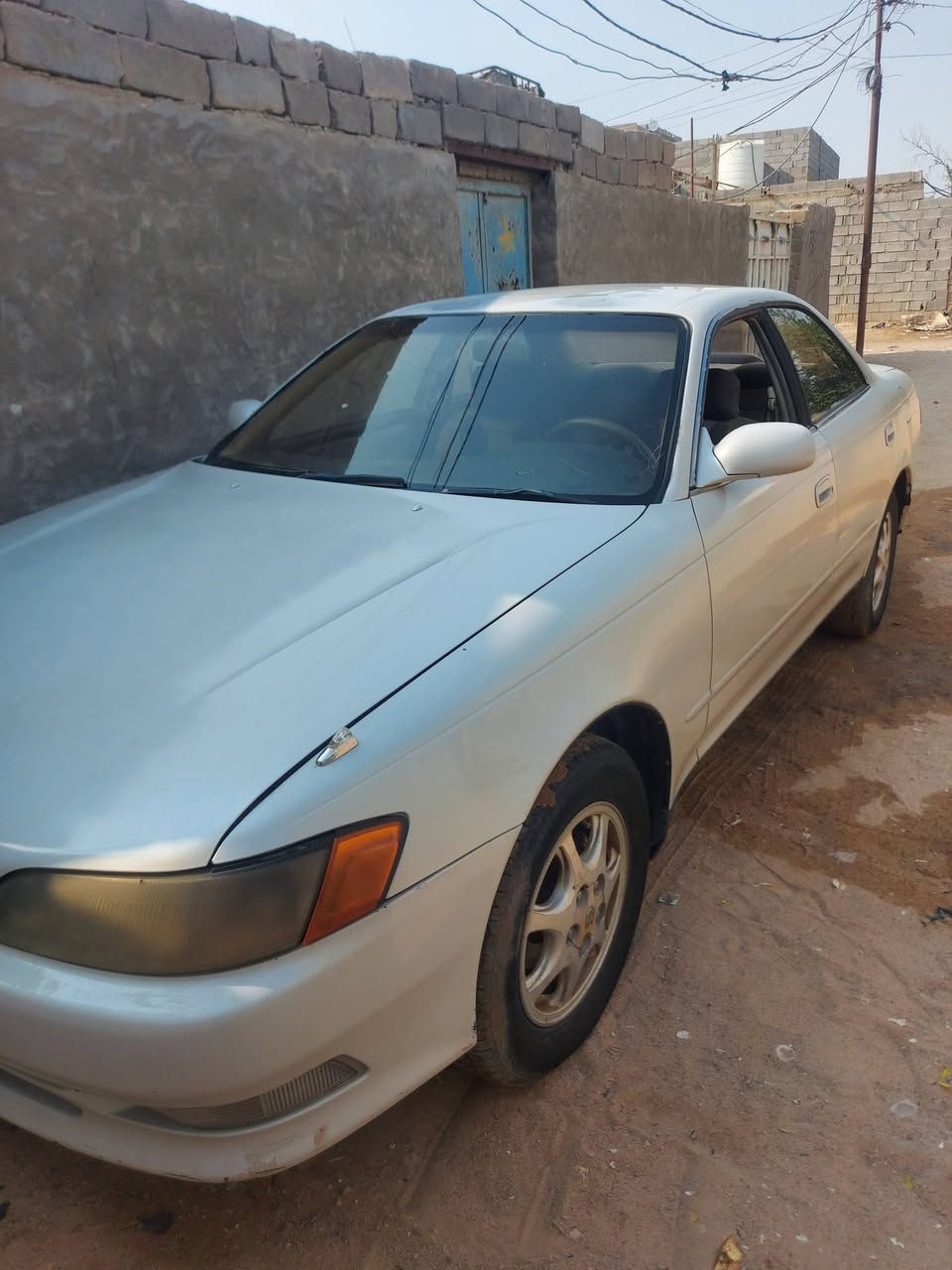 للبيع سياره مارك موديل 2000 مكفوله من الكص ونقل والعيب الشرعي كير ومحرك ونجي رقم بصره النكليزي بسمي سنويه ل 28 المكان البصره الزبير متواجد واتساب ***********
