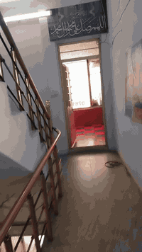 مكتب تجاري للأيجار ينفع معهد او عياده او مختبر مخزن مع العلم ان البناية تجاريه للأستفسار الاتصال على ***********
