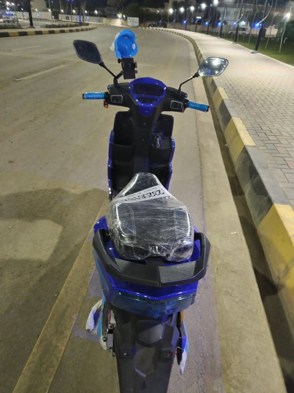 السلام عليكم
دراجة شحن سكنس للبيع
  (6) بطاريات دبل شررررط الفحص وين ما تريد نروح نفحص
ملف (2000W)  نحاس اصلي خالص 🚀🚀🚀
4 سرع بيها سرعه 99
لايتات عالي ناصي اشاير يمين يسار نشرات ليلية
السعر ((((((((500))))))))) بيها مجال قليل حيل
العنوان موصل جانب الايمن شراي تعال خاص


**إذا كنت صاحب هذا الإعلان وتريد حذفه لأي سبب، رجاءا أرسل رسالة إلى الدعم الفني**