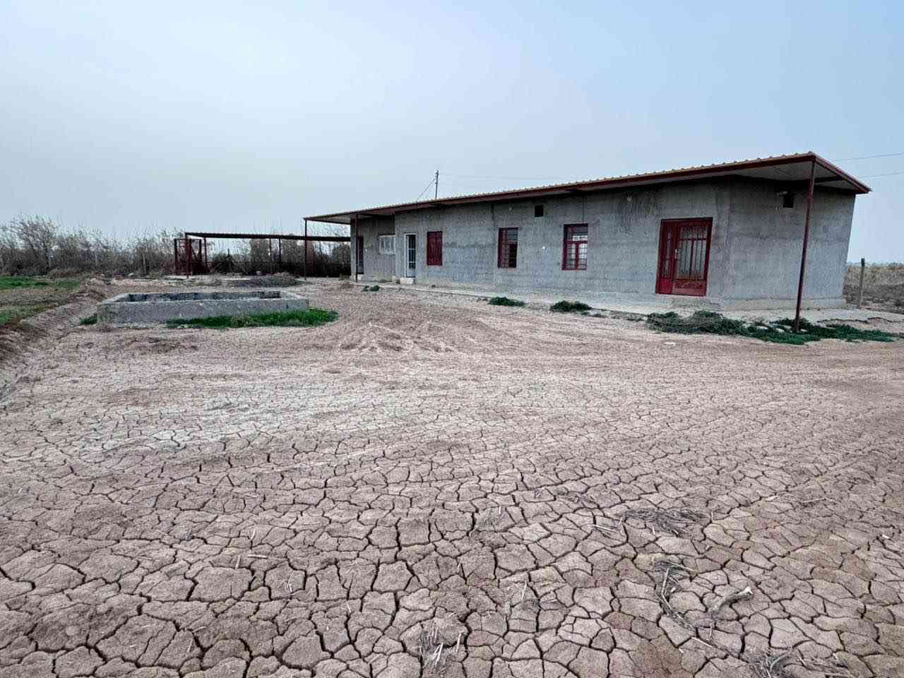 قطعه ارض 7 دونم طابو زراعي سند 25 

العنوان  بابل حله ورديه خارج منطقة البوطيف 
تبعد عن الشارع العام ٣٥٠ متر 

علما ان هذا الطريق حاصل على موافقة تبليط 
 يتوفر فيها كهرباء ومياه + ماء اساله ويوجد في داخلها  بناء مقطع ع شكل غرف 
وجميع الارض محاطه BRC  وارض خصبه صالحه للزراعه 
يمكن استغلالها ك مزارع ترفيهيه او سياحيه او سكن سعر الدونم 28 تحويل مباشر بأسم المشتري  
*********** اتصال او واتساب حلة, بابل
