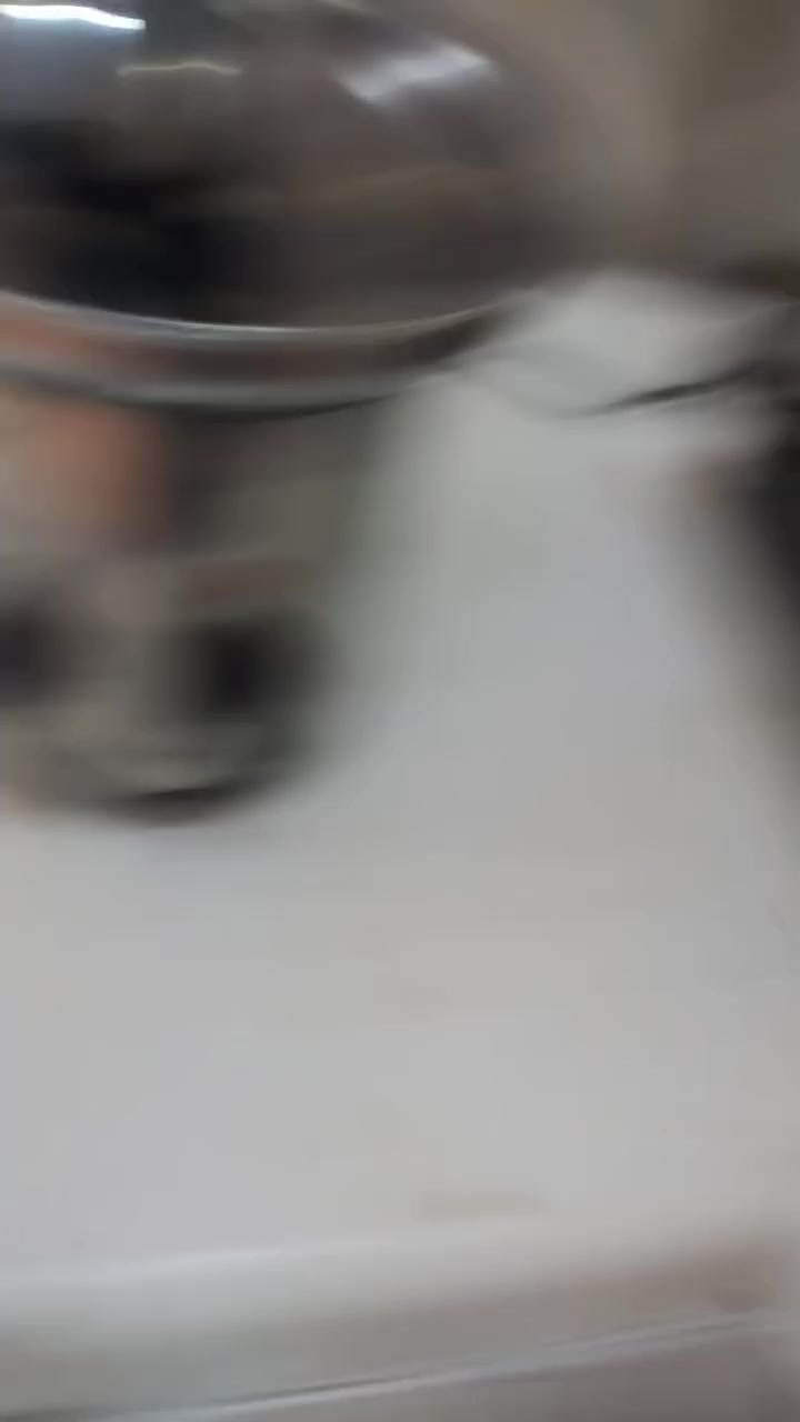 السلام عليكم
نافورة شكولاتة للبيع ماركه كاترولك الماني اصلي بجيسه مامستخدمة للتواصل على الرقم واتساب موجود فقط
*********** شرط اله بجيسه
