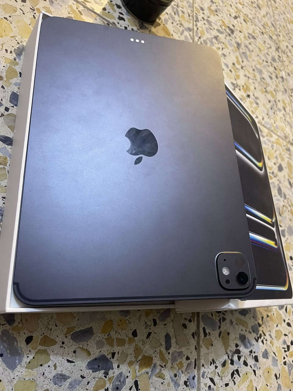 ⚡ iPad Pro 11 M5 شبه جديد (بطارية 100% + استخدام شهرين فقط) ⚡
� الجهاز نظيف جداً شبه جديد

🔹 استخدام خفيف لمدة شهرين فقط

🔹 البطارية 100% (صحة ممتازة)

🔹 عدد دورات الشحن: 67 فقط

🔹 ضمان لحد 4 / 2027

🔹 بدون أي خدوش أو مشاكل

🔹 الأداء سريع جداً ومناسب للدراسة، التصميم، المونتاج والألعاب

💾 السعة: 256GB

📦 مع الكارتونة

📍 الموقع: بغداد / الامين / نواب الضباط

 الجهاز 📱   “ما بيه أي تبديل أو صيانة”

💰 السعر: 1.250.000 بي مجال شي بسيط

***********
