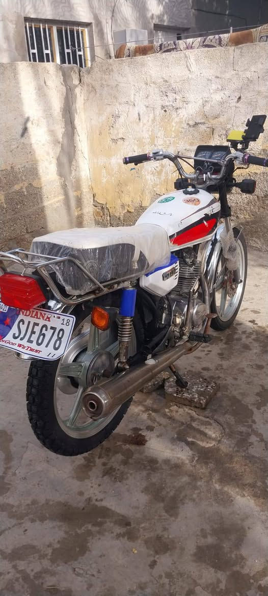 دراجه للبيع 5كير نضافه فول كير محرك فول الدراجه مكفوله من كلشي الدراجه بيه اوراق اصوليه السعر 550و بيه مجال العنوان البياع حي التراث 
وذا اكو مراوس عادي بس فقط اوته ماتيك


**إذا كنت صاحب هذا الإعلان وتريد حذفه لأي سبب، رجاءا أرسل رسالة إلى الدعم الفني**