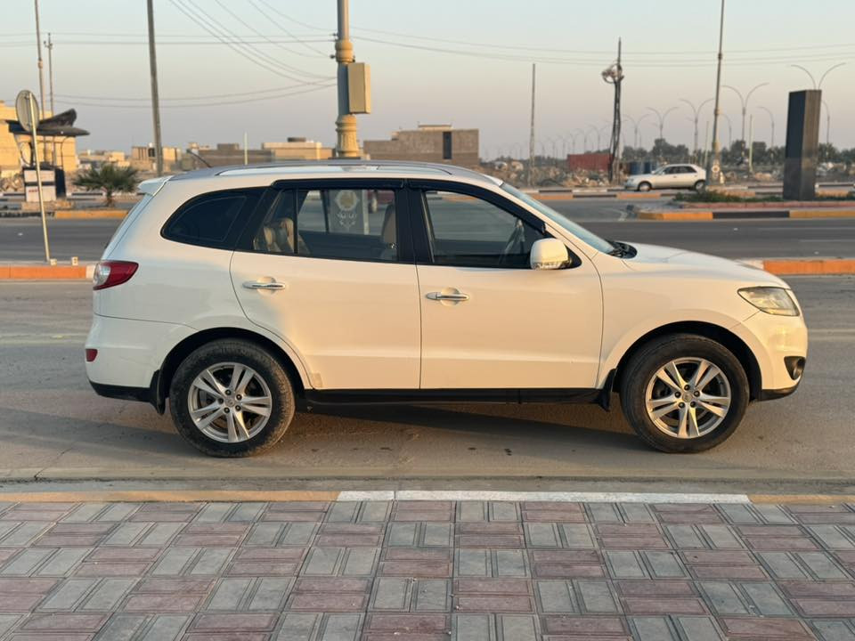 سياره سنتافي 2011 خليجي فول مواصفات عدا البصمه
سنويه 27 وراعيهه بكربلاء 
هزه جديده 
6 سلندر 
7 راكب 
3 قطع تبريد 
رقم بغداد دولي
منظومه بانزين جديده 
ادامه محرك وكير وحداديه
التبريد فقط عوزه غاز 
السياره مكانها بكربلاء 
السونار موجود بالصور 
***********
السعر : 145 وبيهه مجال 
مكلف بالنشر غير متواجد بالفيس
