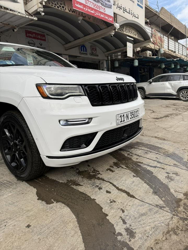 جيب سومت 2017فول موصفات 1/1 للاخير
* رادار امامي مع مانع تصادم . 
* نظام الاصطفاف الالي (اوتوپارك) . 
* تحذير الخروج عن المسار . 
* دفع رباعي 4x4 
فرش المقاعد من الجلد . 
* دشبول مغلف بالجلد  . 
* صفي المقاعد الأمامية كهربائية .
* ذاكرة لحفظ وضعيات الجلوس . 
* صفي المقاعد الأمامية مع تبريد وتدفئة . 
* صف المقاعد الخلفية مع تدفئة . 
* انظمة القيادة على حلبات السباق . 
* نقطة عمياء .
* ويل سومت بلاد قياس 20 انج .
* مقود السائق من الجلد  .
* مقود السائق كهربائي . 
* تدفئة ستيرن . 
* سقف بانوراما .
* شاشه كبيرة مع نفكيشن GPS . 
* مصابيح امامية زنون . 
* المصابيح الأمامية مع LED لايت . 
* كشافات ضباب بروجكتر زنون . 
* سقف المقصورة مغلف بالشاموا . 
* تشغيل عن بعد .
* صندوق كهربائي .
* حساسات أمامية . 
* حساسات خلفية .
* كاميرا خلفية .
* مرايا متحسسه للضوء العالي . 
* مرايا جانبية قابلة للطي . 
* بلوتوث تلفون . 
* محدد سرعة . 
* نظام بريك اوتماتيكي ( Auto Break System ) .
*نظام صوت هارمن كاردون
محرك3600
حادثة موضح بل صور مع جاملغ ايمن بل داير ماتة صورة هم موجودة هاي تفاصيلهة كلهة لتعجبة اخلي غل راسي وشرف بي
عليهة ادامة كاملة شرط كلة اصلي موبر ماشية 100 وقابلة لزيادة 
السعر 23 وبيهة مجال مكانهة كرادة ساحت الواثق ***********
