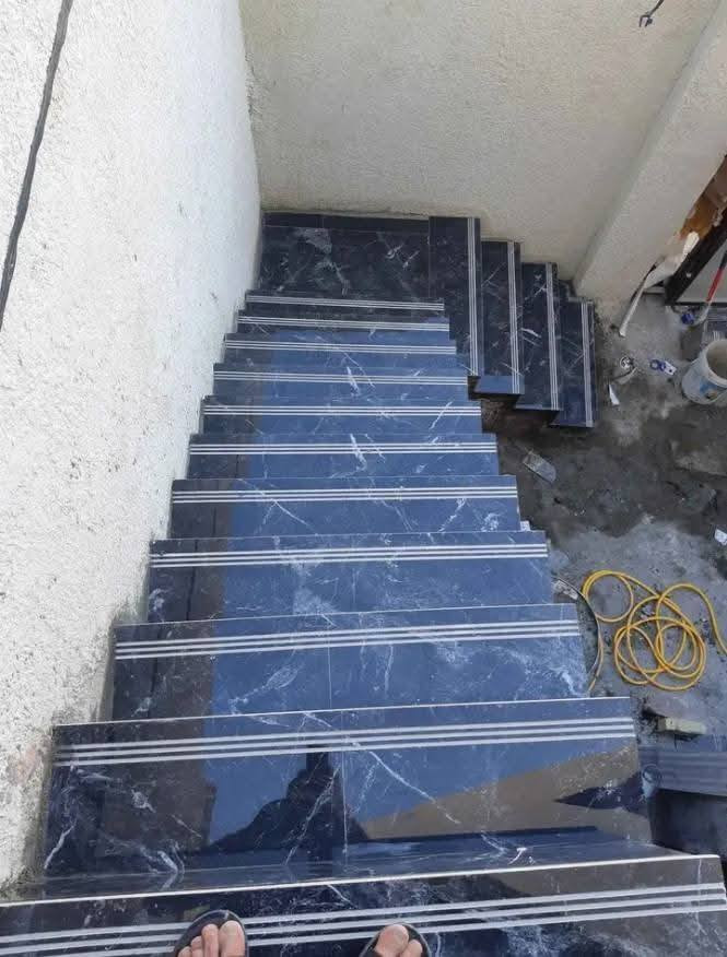 خلفه تطبيك جميع الارضيات ولجدران شغل ليزدرجه اولى هاتف***********
