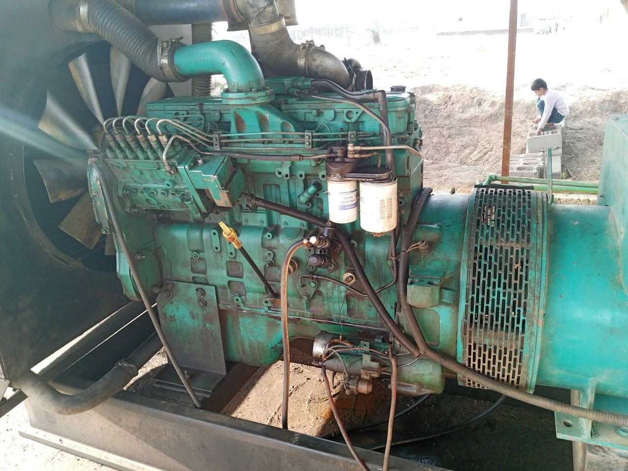 السلام عليكم اخوان
عندي كمنز 24ولف راس توليد 200اليريده بي خير ويدلل
***********
