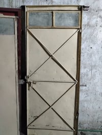 يوجد بيبان للبيع السعر 250 والمبرده 150 الرقم 07709319094