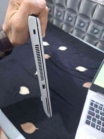 السلام عليكم لابتوب hp للببع مواصفات داخل الصوره مكاني بغداد مدينه الصدر سعره 375 وبي مجال للشراي الجهاز نضيف مكفول من كسر وبطاريه الشراي يجي خاص او يتصل ***********
