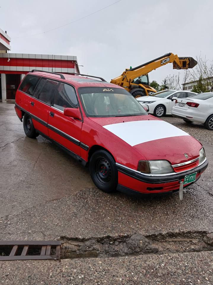 ئۆپڵ ئۆمێگاستێشن مۆدیل 1991سەنەویوواجیەهەی لەگەڵە مەکینە 20بەس کەمەک دووکەڵی هەیە باقی سەیارەکە کامل جایزە بەس ماشەلای دەوێت بەنزینی هەرناخوات سەیارەکە ماشەلا لەجوانی بێ حەلە سعریشی 15وەرەقەومەجالەکی برایانە أربيل, العراق


**إذا كنت صاحب هذا الإعلان وتريد حذفه لأي سبب، رجاءا أرسل رسالة إلى الدعم الفني**