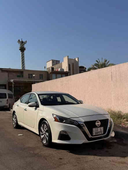 نيسان آلتميا . 2019  فول مواصفات على فتحه 
بصمه أبواب شاشه حساسات باقي مواصفات
محركها 2500 يخبل وكير اي خلل ما بيهن. تبريد ثلج صدر جديد  
(رقم بغداد جديد بأسمي سنويه وهزه جدد ) 
( سياره امريكي حادثها كلين بدون حادث  لا غرك صور حادث 👇.       اماً ب عراق صاير بيها حادث امامي وطخات اكثر من مكان جاملغ خلفي مصلح مصلحه نفسه + انصبغت عام سونر 👇. لغد و شاصي طخات خفيفه مكفوله من كص و عيب شرعي ) 

سعرها 98 بيها مجال بسيط كلش مناسبه سياره وكشرها نظيف   للبيع  فقط  ( شارع فلسطين. *********** 📞) بغداد
