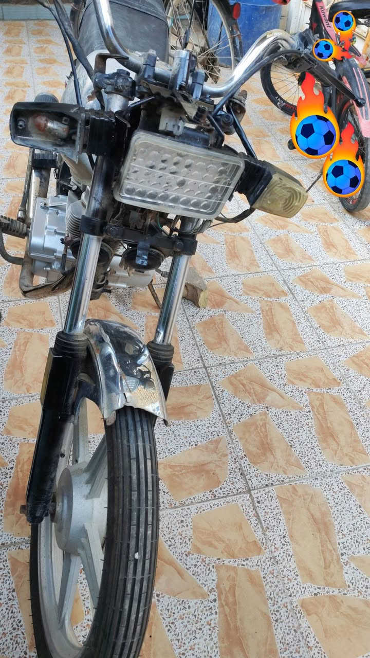 دراجه للبيع  mtr  150 cc

مكينه جديده 
محتاج واريد ابيعها 

استفسار علرقم فقط
***********

