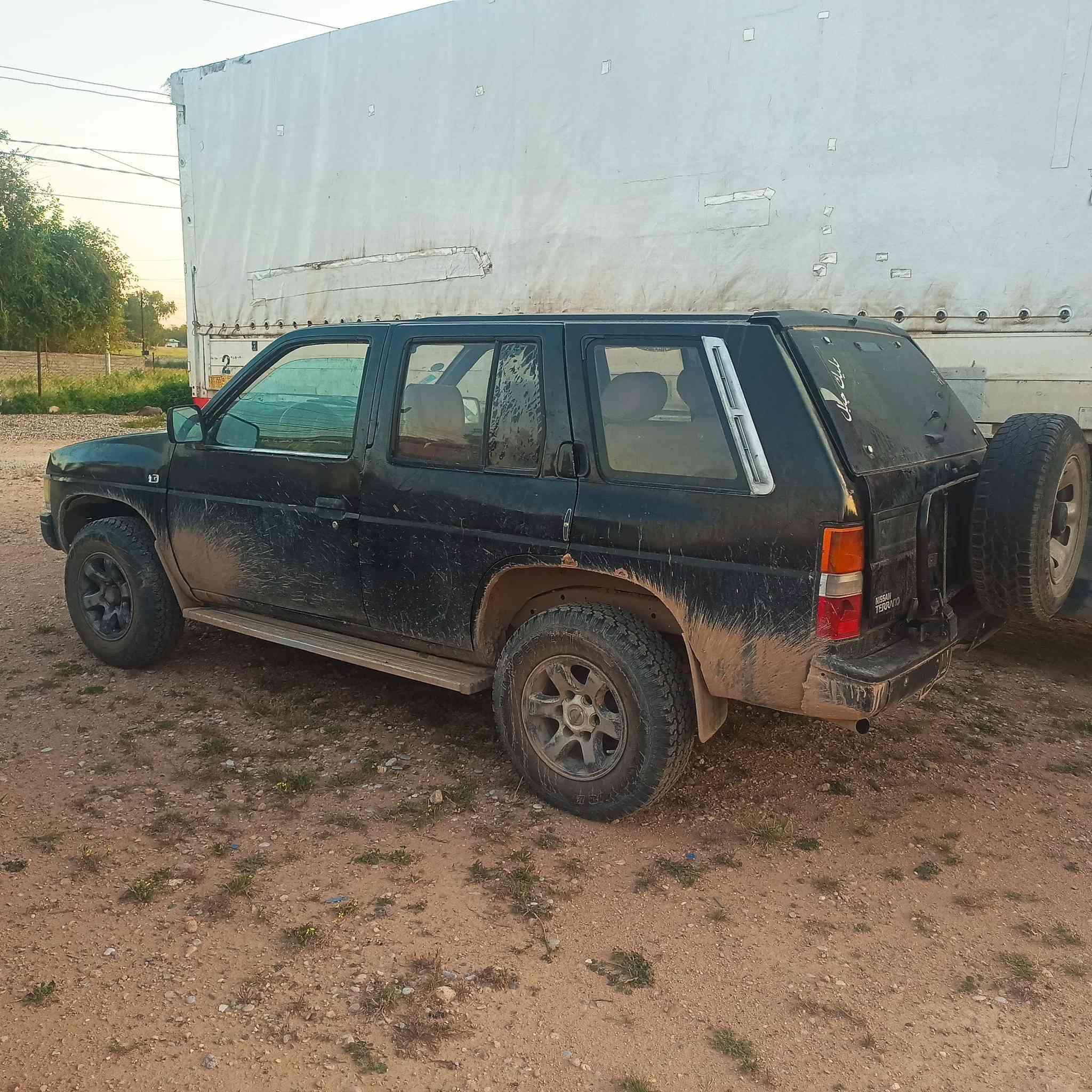 نیسان مۆدێل١٩٩٠
گێڕ ئۆتۆماتیک مەکینەی توای بۆفرۆشتن 
نرخی15گەڵاو مەجالێکی کەم 
***********
