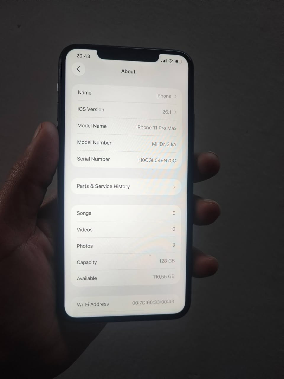 متاح 11pro maxجهاز كلش نضيف لوك فقط مبدل شاشة نوعيه ممتازه فيس ايدي شغال ذاكره 128نموذج Mبطاريه 72بلاد بالشرط شحنه 
س/250 تواصل ***********واتساب
