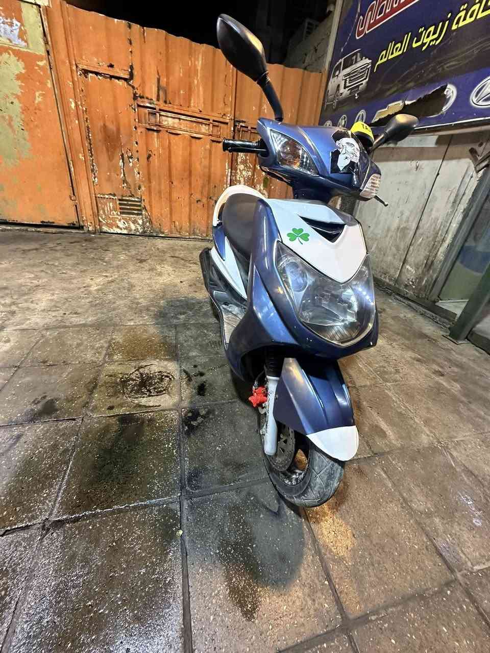 *********** مكاني لبياع لمعالف دراجه نضيفه
