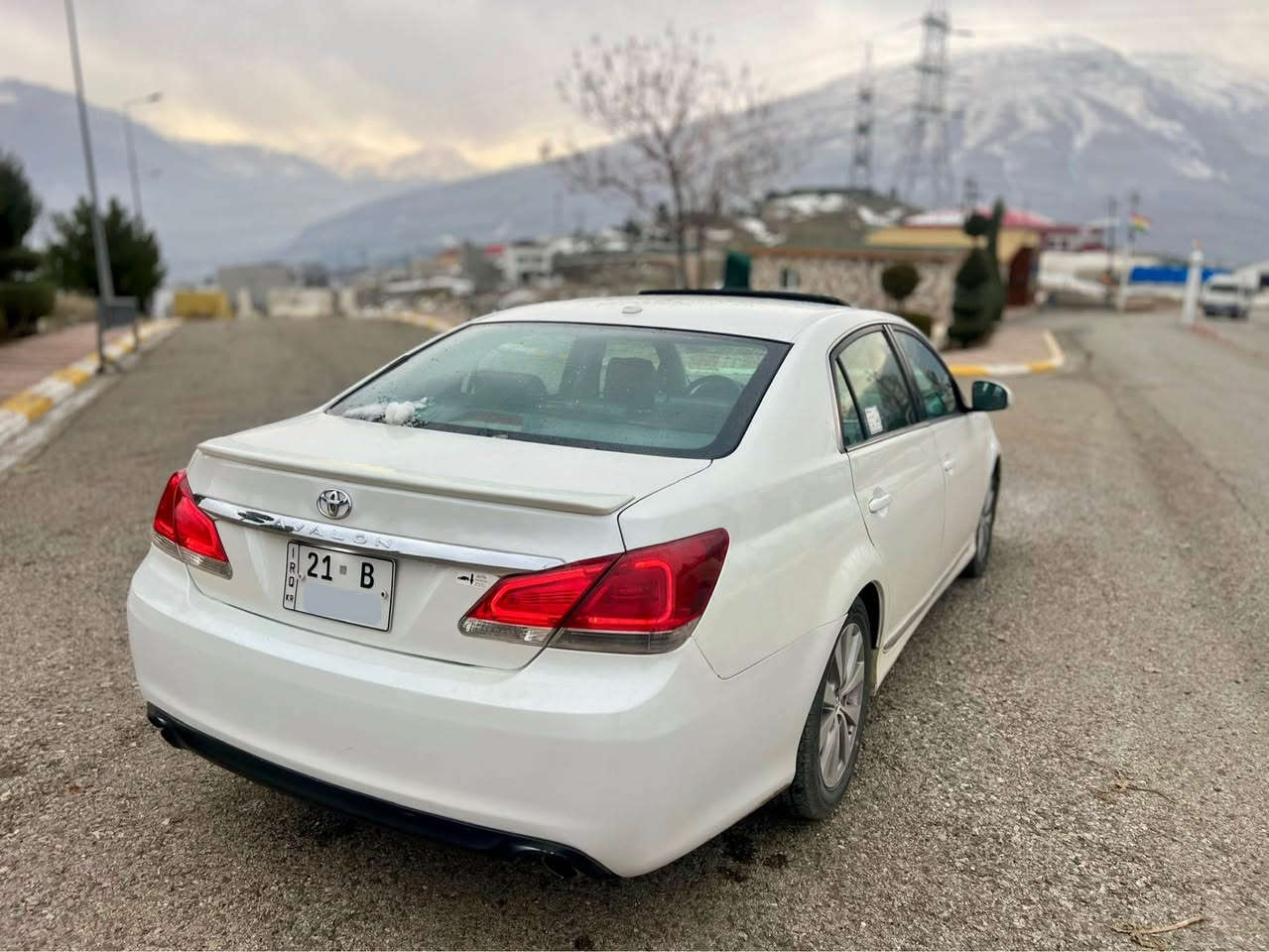 للبيع فقط .
تويوتا افيلون وارد كندي  
موديل 2012  داخل اسود فول مواصفات 
گير محرك كفالة من فتح ماشية 200 الف حقيقي.
رقم شمالي دولي بسمي سنوية 2030 جديد 
تخم تاير توة شادلهة جديدويالة اصلي
مواصفات سلايت كامرة دوارة كشن جلد 
كشن كهربايي تحكمات مثبت سرعة تبريد قطعتين
صدر امامي خلفي طوب 
سيارة بل واقع احلا من صور 
بيها صبغ قطعتين تجاري و قطعتين نص بس بخ
امريكة بدون جكة دواخل بدون معجون بس رش 
مكان سيارة كركوك 
سعر 143 ورقة
  
***********📞
***********📞
***********📞
كورك بيها واتساب أربيل, العراق
