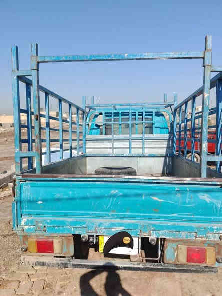 كيا 95 بلاديه 6 جنكال سنويه 29
الشاصي بي لحيم باخير البدي مظبوط 100/100 

مكاني بغداد الشعب السعر 42 
***********
