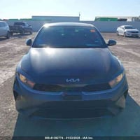 للبيع كيه فورت موديل 2024 موصفات تحكم جهتين حاكيه مانع نزلاق شاشه كبير...