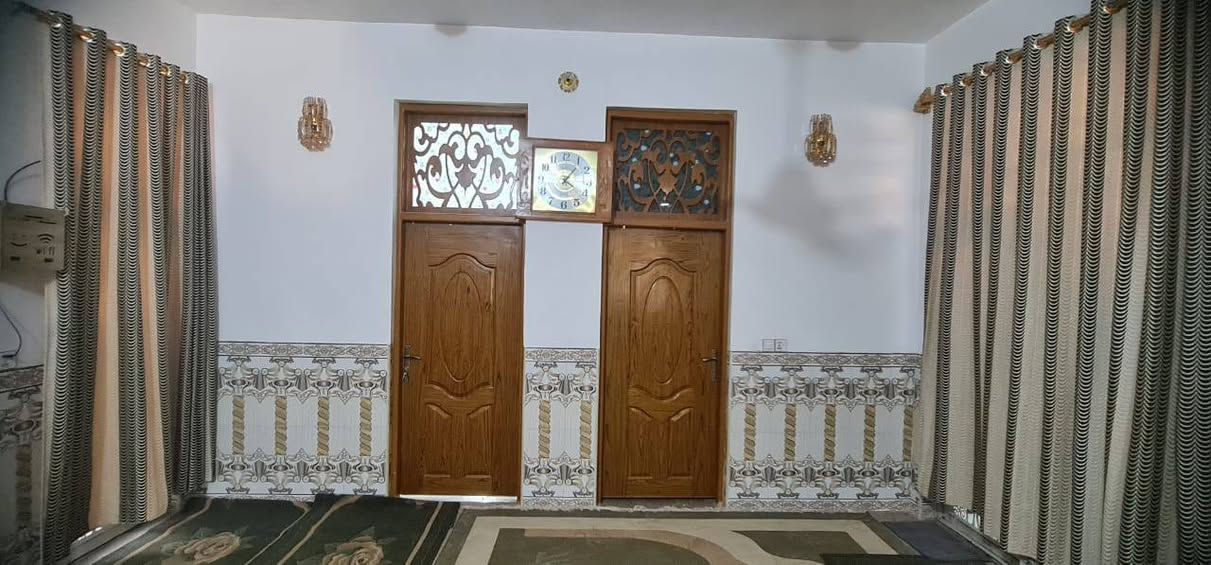 بيت للبيع ٢٠٠ متر بحي النداء شارع المجمعات
‏‪***********‬‏
