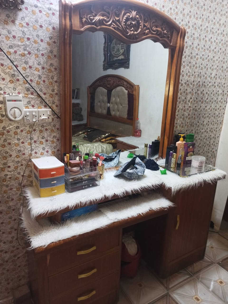 السلام عليكم غرفة اخشاب تفصال درجة اولة السعر 800
رقم الهاتف ***********العنوان بغداد الحسينية
