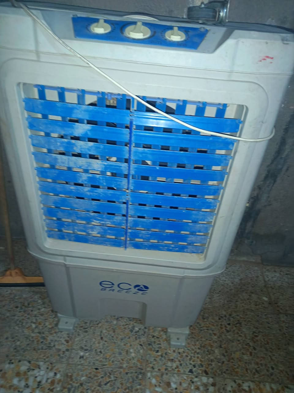 سلام عليكم اخوان مبرده شرط الشغل عل فحص حته كارتونه وياه سعر 140 وبيه مجال ***********
