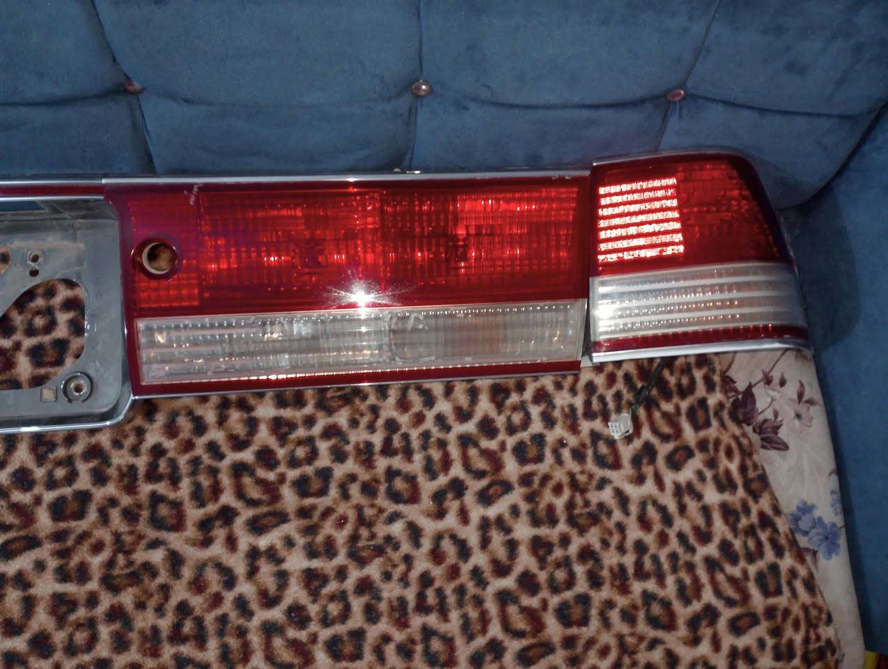 بك لايت راس فلات كرستال للبيع السعر 90 العنوان الديوانية ***********
