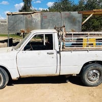 سلا عليكم سياره بكم 80ل ب بيع السعر 8ب مجال 07829905441