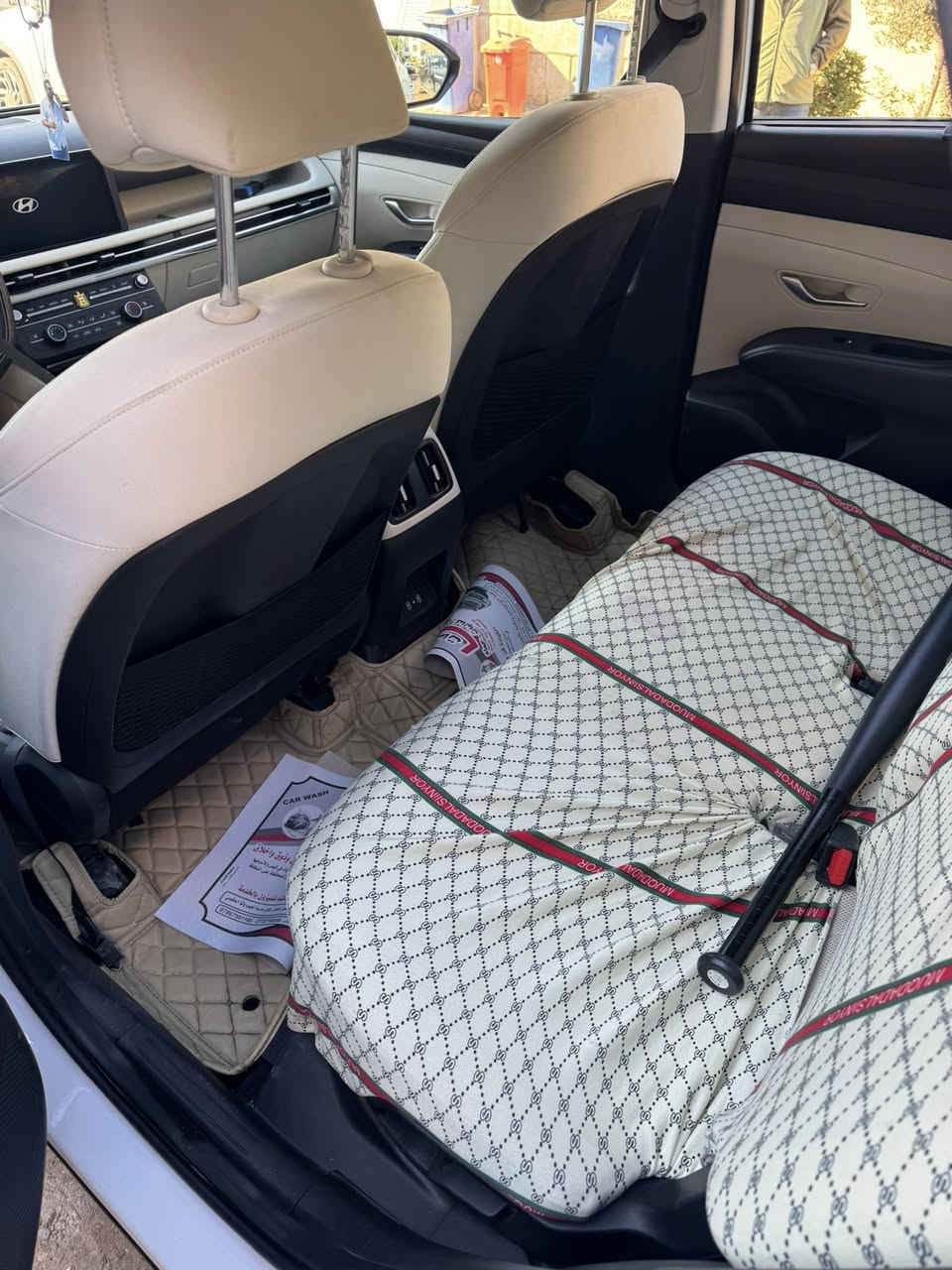 السلام عليكم توسان موديل 2025 ماشيه 11 الف ضمان الساك توكلر تبريد  كشن جنطه كهرباء كشنن كهرباء 2 لد امامي ولد خلفي وبصمه فول عدا البنورما باسمي تحويل مباشر 
السعر 249 $ للاتصال *********** 
المكان الوزيريه
