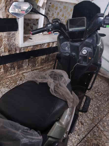 سلام عليكم دراجه شحن لبيع دراجه مصالي شهر واحد من ماخذه دراجه بعده جديد ٨ بطاريات وملفه 3000  سرعتها 100 عداد حقيقي وصل شرا عندي ماخذه من معرض  شروقات وسعره مليون ٥٠ قفل وهاذا رقمي ***********
