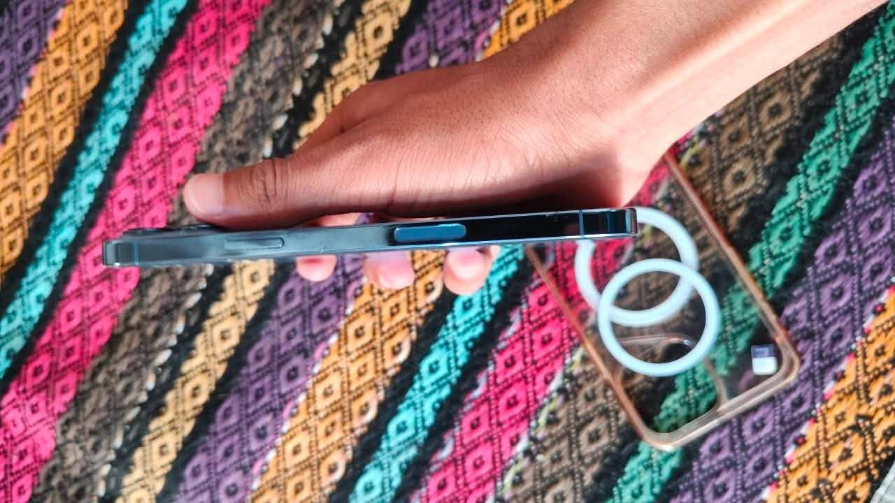 13برو ماكس 
ذاكره ٢٥٦
باتري٨٨ 
السعر ٧٣٠


**إذا كنت صاحب هذا الإعلان وتريد حذفه لأي سبب، رجاءا أرسل رسالة إلى الدعم الفني**