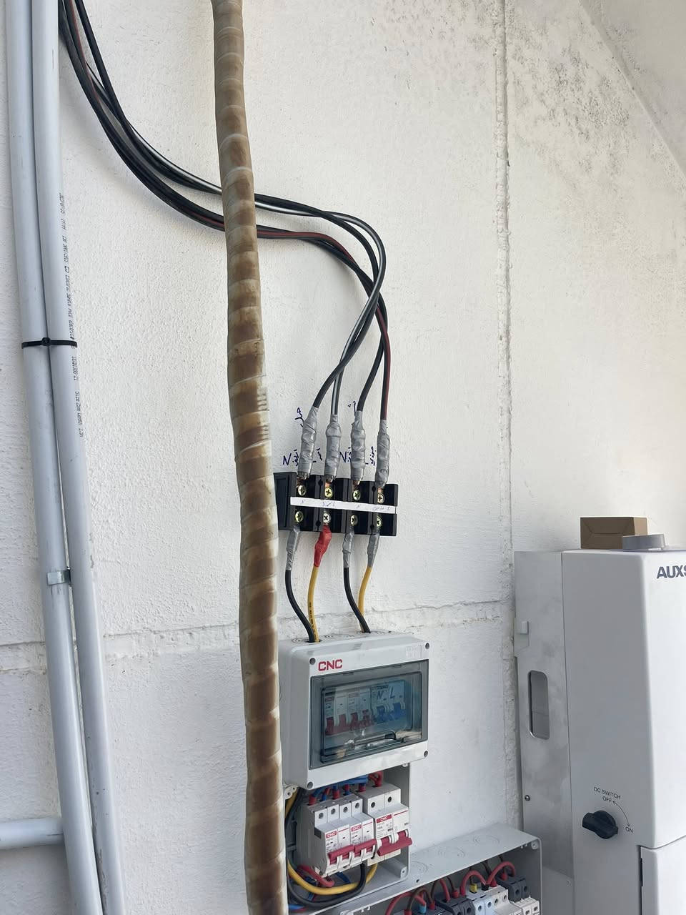 ☀️ إعلان منظومات طاقة شمسية 🔋

هل تعاني من انقطاع الكهرباء؟
الحل بين يديك مع أحدث منظومات الطاقة الشمسية ⚡

🔹 تركيب منظومات متكاملة (إنفرتر + بطاريات + ألواح)
🔹 بطاريات ليثيوم عالية الجودة (عمر طويل وأداء قوي)
🔹 إنفرترات حديثة بقدرة تصل إلى 8 كيلو وأكثر
🔹 تشغيل منازل، محلات، ومزارع بكفاءة عالية
🔹 توفير كبير في فاتورة الكهرباء 💰
🔹 ضمان + خدمة تركيب وصيانة

⸻

🔋 عروض خاصة:
 • أنظمة تبدأ من أحمال صغيرة حتى تشغيل منزل كامل
 • إمكانية التوسعة مستقبلاً
 • استشارة مجانية لتحديد النظام المناسب لك

⸻

📞 للتواصل والاستفسار:
7823253440


**إذا كنت صاحب هذا الإعلان وتريد حذفه لأي سبب، رجاءا أرسل رسالة إلى الدعم الفني**