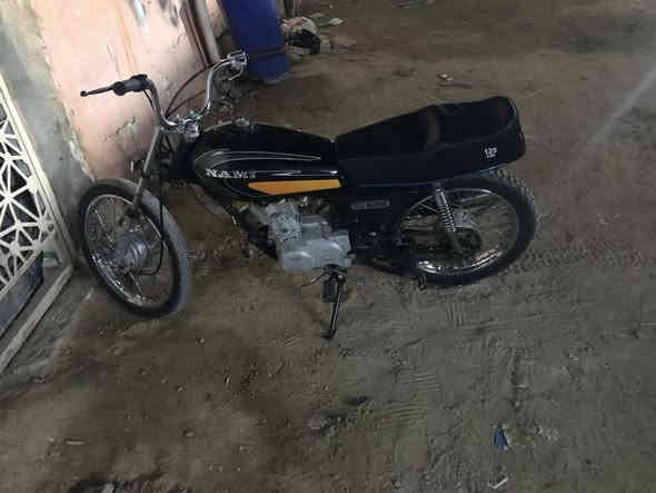 كلك كلك للبيع كامله دراجه مفتوحه 
سعر ٢٥٠وبيه مجال 
مو شراي لا تخابر ولا تتصل اخيك 
***********
