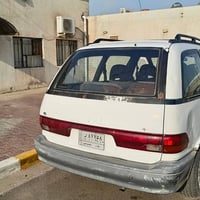 سيارة بريفيا موديل ١٩٩٢ كير أوتو  ومحرك نضيف تبريد واكف  كشرهة نضيف بس...