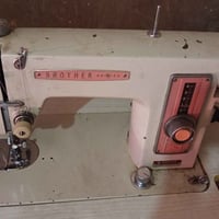 مكينة خياطة • شغالة • نظيفه