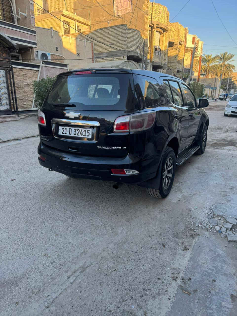 للبيع 
السعر 118 ورقه للاستفسار ***********
شوفرلية تريل بلايزر 7 راكب خليجي مكفوله
موديل 2013 رقم سليمانيه تحويل او وكاله 
محرك 6 سلندر كير اوتو محرك وكير مكفولات 
3 قطع تبريد .فور ويل
تخم تاير جديد شاده صدرها نظيف
داخل جدا نظيف.شاشه كاميرا 
سياره ع البلاد مكفوله من الضربه والصبغ 
المكان بغداد حي اور قرب فلكة صباح الخياط
