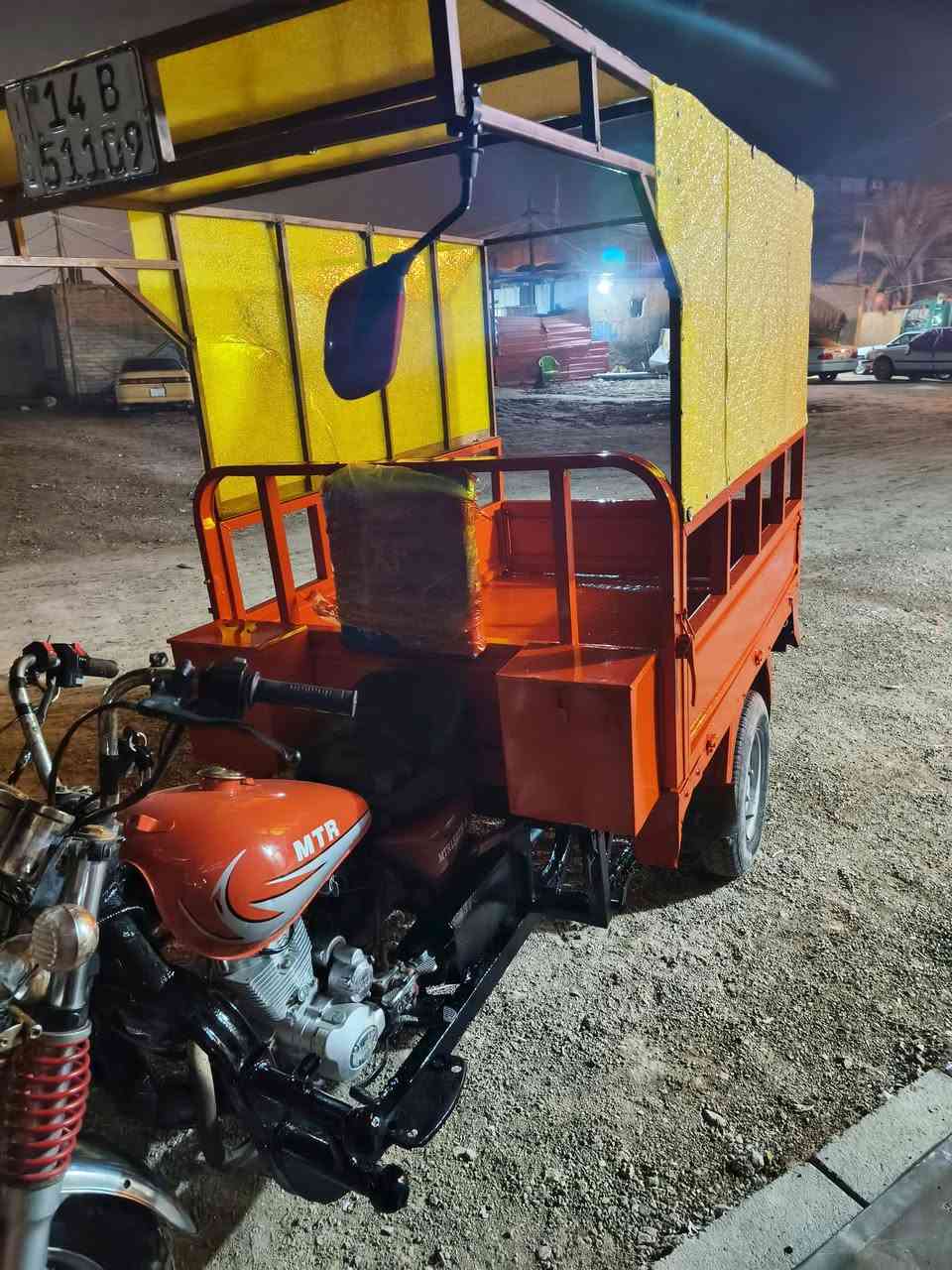 مديل 16امتيار نضيفه رقم وسنويه
مكاني قرنه شارع الضباط سعر 1850وبيه مجال حك الجيه ***********
