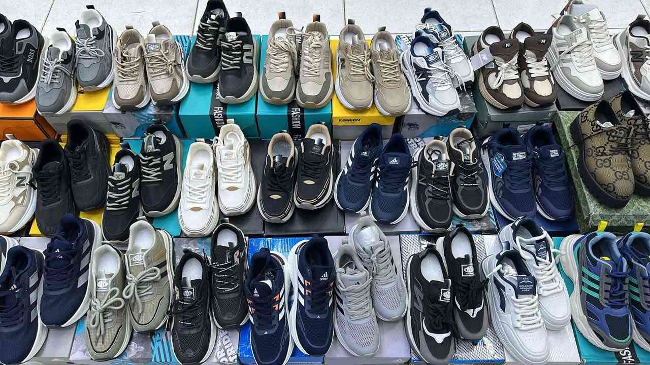 🔥 لا يفوتك العرض! 🔥
أحذية ماركات أصلية — قطعة بـ 15 الف🔥قطعتين 25
العدد محدود…
🔥🔥 تخفيضات لو تلحك لو ما تلحك ! قطع اخيرة !🔥🔥
عنواننا — واسط - الكوت 🌺
#ازياء_مكي_الدلفي
#ساحة_العامل_شارع_الف_عافية_مقابل_حميد_كرزات_مجمع_بلادي_ازياء_مكي_الدلفي

#الموسم_الشتوي #وجبة_أولى #ملابس_رجالية #ستايل_عراقي #الشتاء_بدأ #أزياء_رجالية #تخفيضات #حذاء #احذيه #احذيه_رجاليه 

نتشرف بكم🌺


**إذا كنت صاحب هذا الإعلان وتريد حذفه لأي سبب، رجاءا أرسل رسالة إلى الدعم الفني**