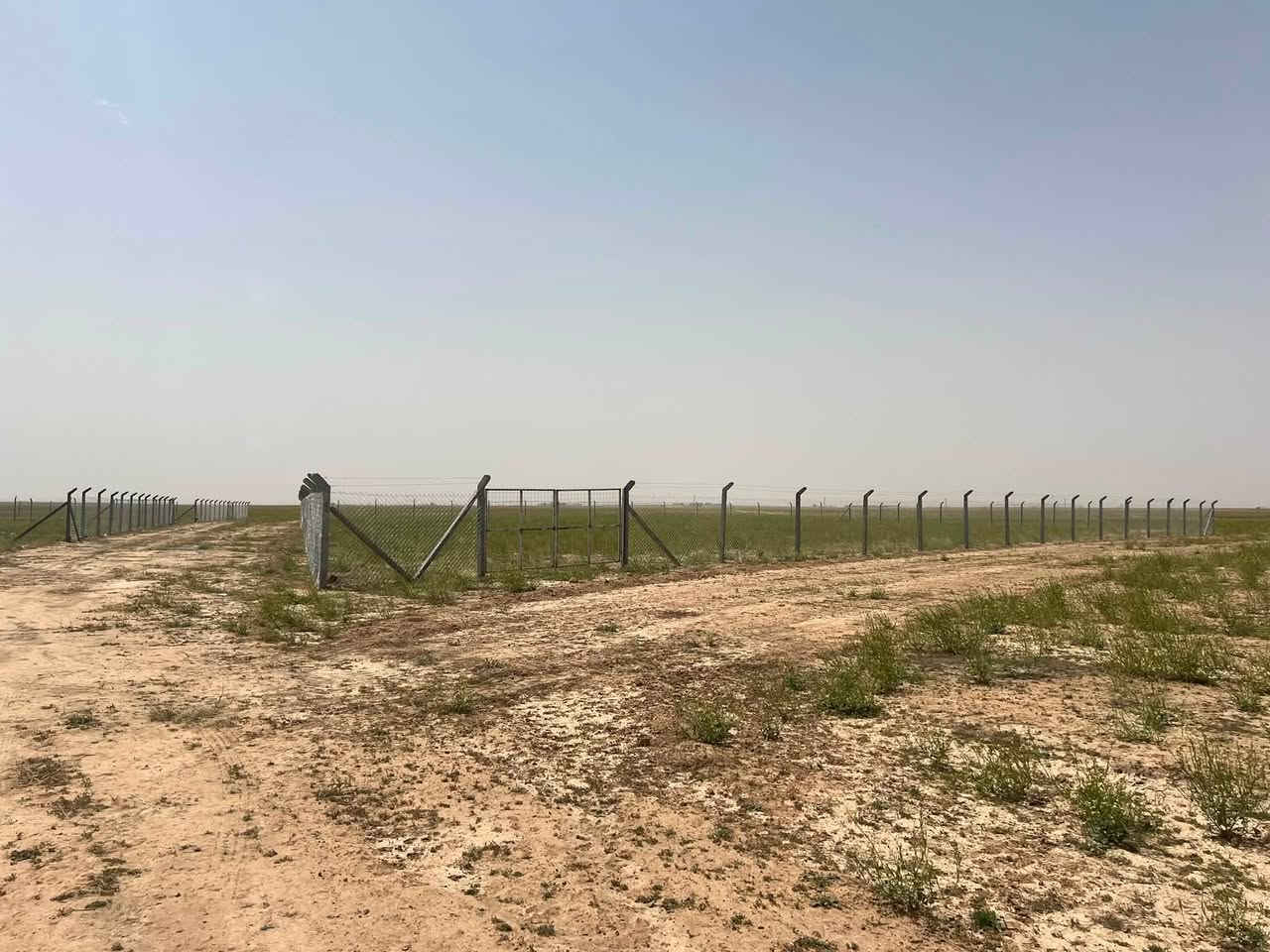 للبيع نص دونم طابو صرف ركن ونص بصف الركن شارع 10 متر الخط السريع ***********
