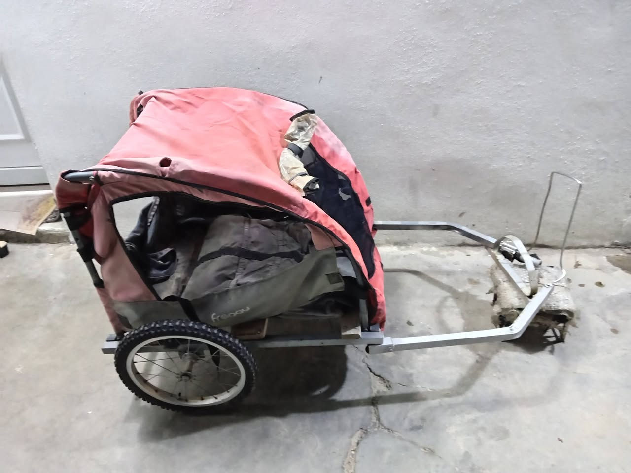 عربانه ينربط ويا البايسكل العربانه وحده 20 الف ويه البايسكل 65 عنوان كركوك روناكي سايدين الرقم ***********
