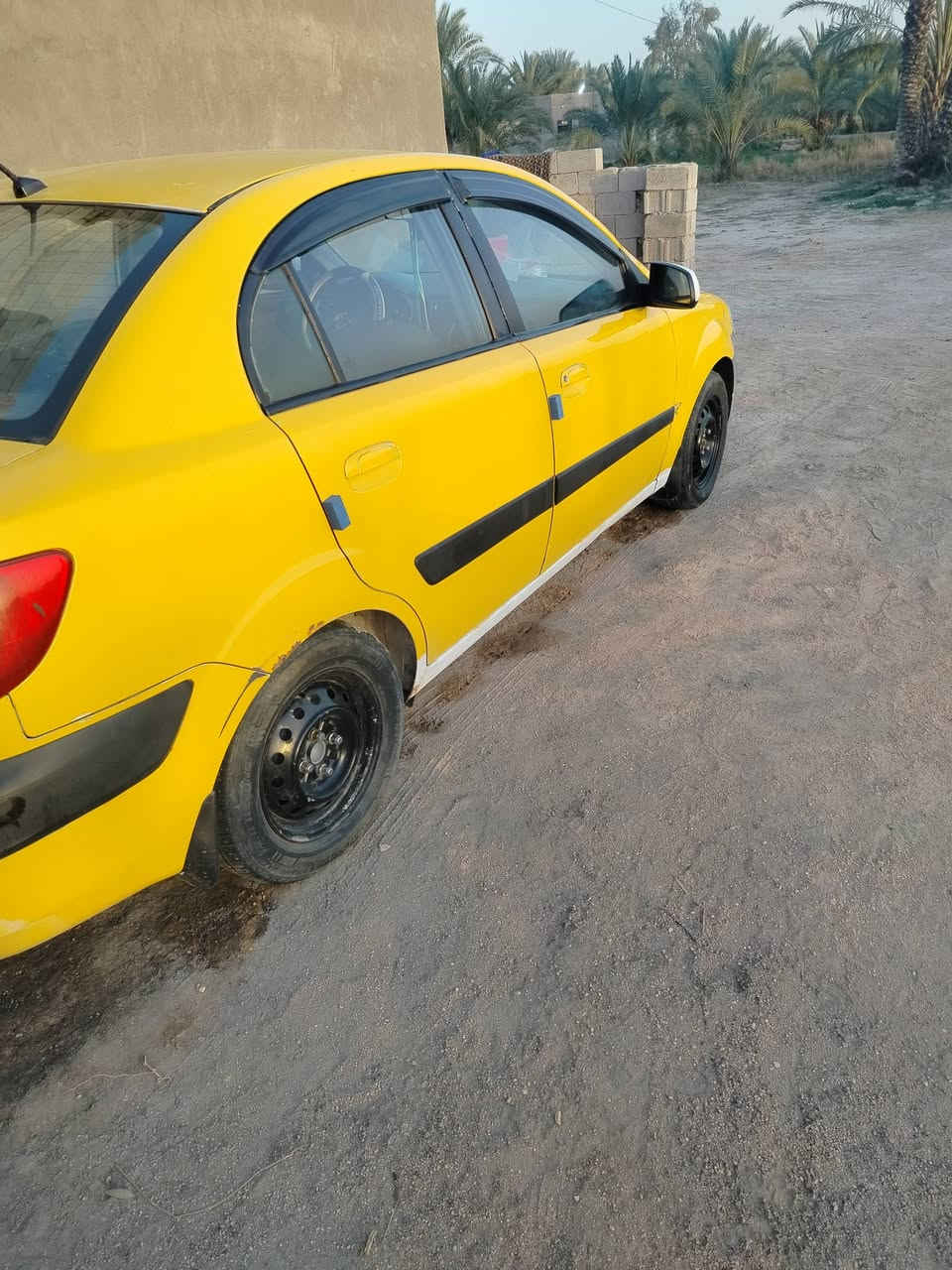 سلام عليكم للبيع كيه ريو 2008 امريكي سياره مامضروبه تيبل واحد مصفره هيئه وغرامات سنويه 2028 رقم دولي مداور مباشر عقد مروري سياره حداديه ودواخل  وكير اوتماتيك مكينة فقط بيه تنقيص بسيط تخم تاير و كهربائيات خير من الله سياره جاهزة  سعر 72 وبيه مجال بسيط رقم موبايل ***********
