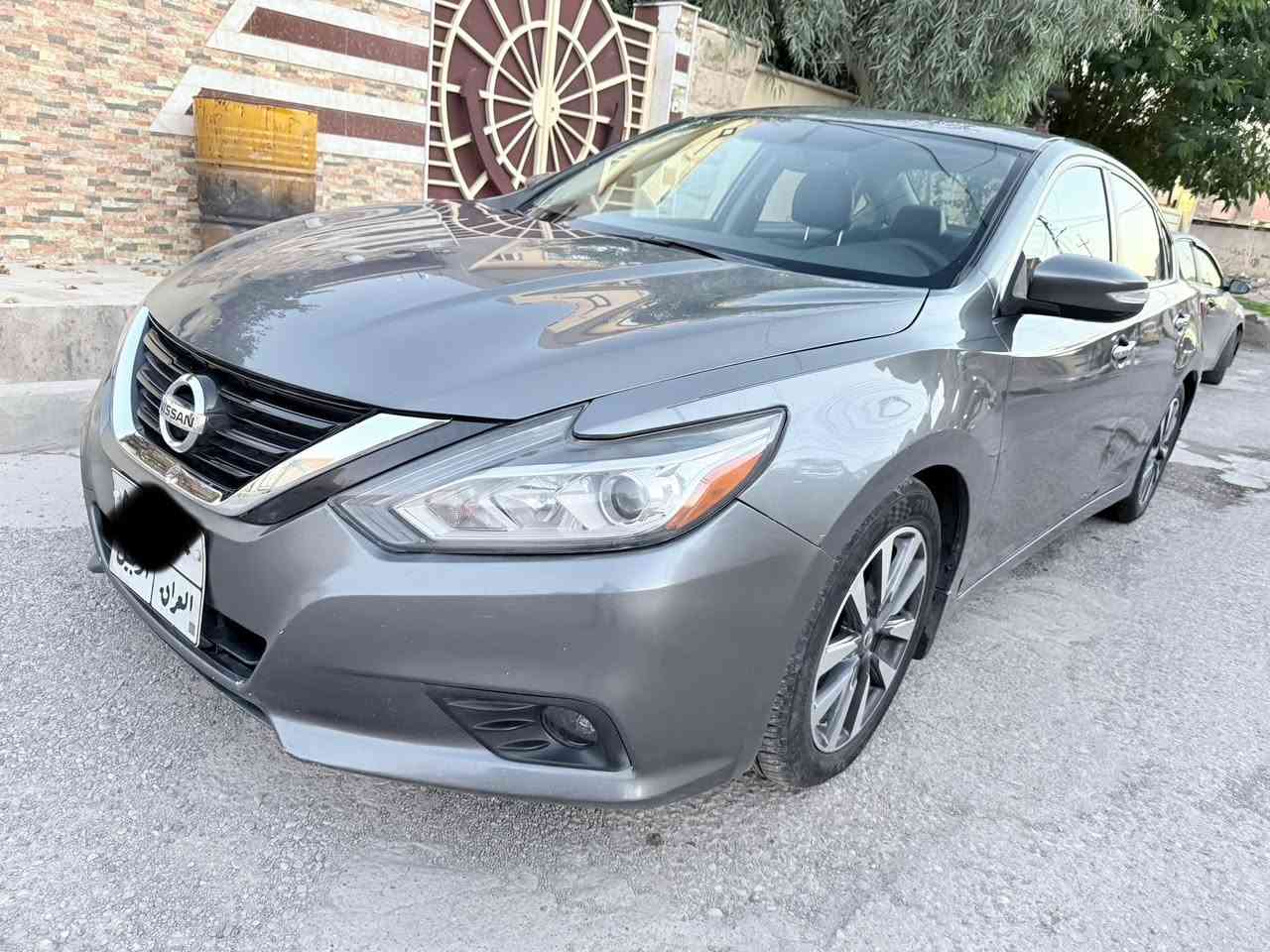 السلام عليكم 
نيسان التيما: 2017

حجم المحرك : 2.5L ( 4سلندر )
ماشية 150,000 KM

ملاحظة السيارة : بدون صبغ
المواصفات : SL 
 كشنات جلد
فتحة سقف
ابواب بصمة
بصمة تشغيل 
تشغيل عن بعد (Remote Start)
شاشة كبيرة
كاميرا 
اوتو ستوب Auto Stop‎
رادار امامي 
اوتو بريك
تحكم استيرن 
تبريد مركزي
حساسات نقاط عمياء
ليدات ترحيب بلادي 

بعد هواية مواصفات…
‏‎تفاصيل اكثر الاتصال علی الرقم التالي
***********
‏‎
عنوان📍موصل
