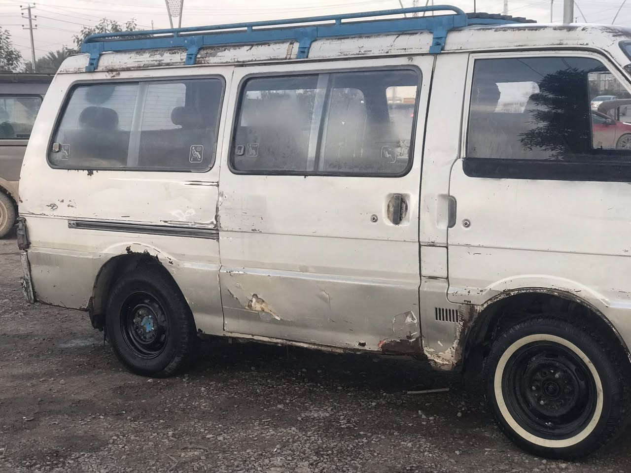 سلام عليكم كيه بسته للبيع موديل 94مكينه 3000كيرجديد سنويه صار 20 يوم من نفذت تخم تايراتصال***********
