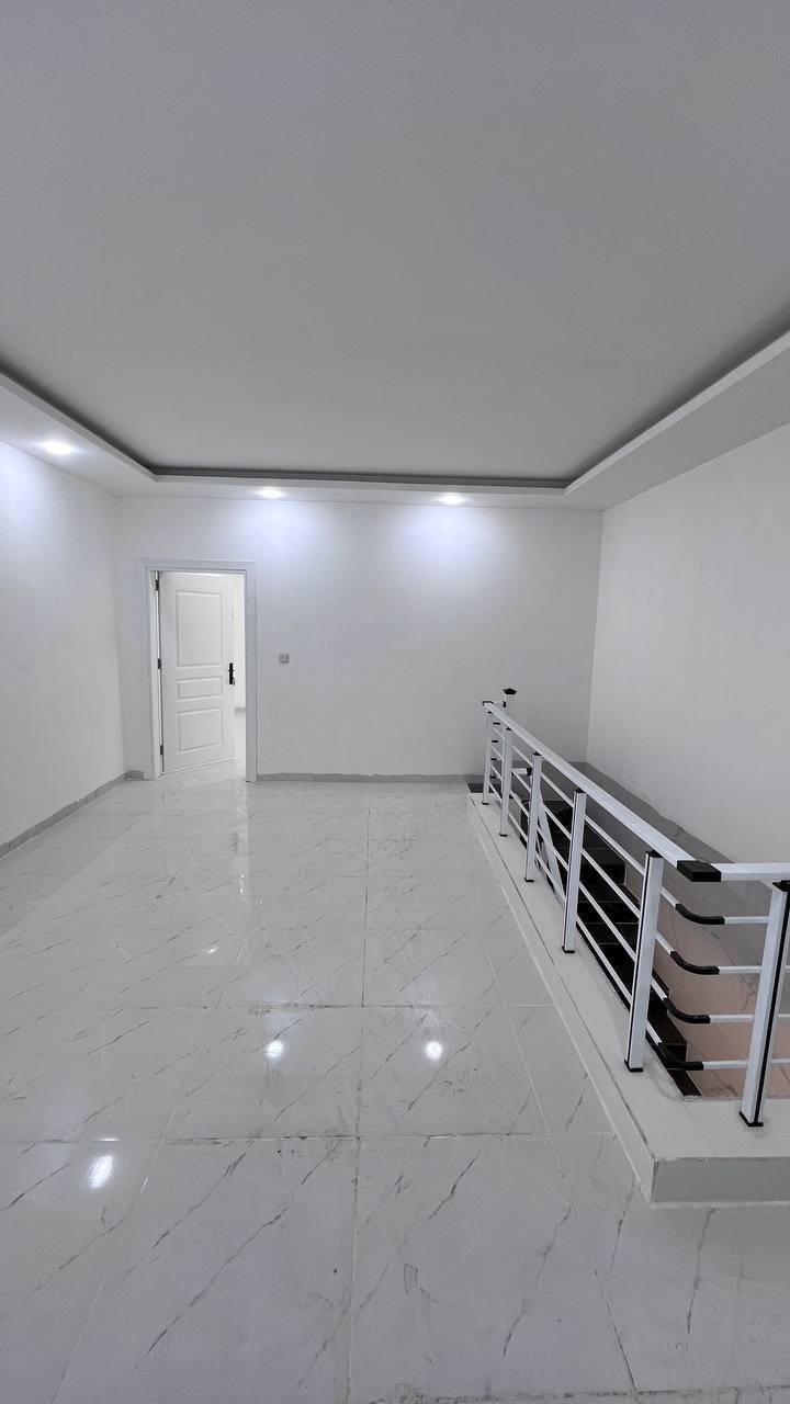 كود اعلان 9/80
🌎منزلين زيرو للبيع 
🔸سند طابو يتسجل بإسم اي عراقي
🔘أربيل-في حي هفالان قرب مطعم باب الحارة
➖منزلين للبيع  
➖مساحة 100m
➖تتكون من-3غرف نوم-صاله-مطبخ -مجموعة صحيات-
للتواصل 📞
***********
***********
**************
في حال لم يتوافق العقار مع رغبتكم او لم يكن بقدر امكانيتكم زوروا موقعنا على تلكرام للتصفح على اكثر عدد من العقارات المتوفرة
https://t.me/alialmshhadani أربيل, العراق
