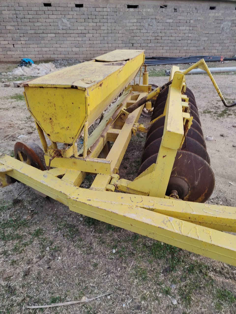 السلام عليكم
يوجد دسك للبيع عدد صاج 9 
العنوان بلاوات قرب الحمدانيه 
للتواصل ***********
