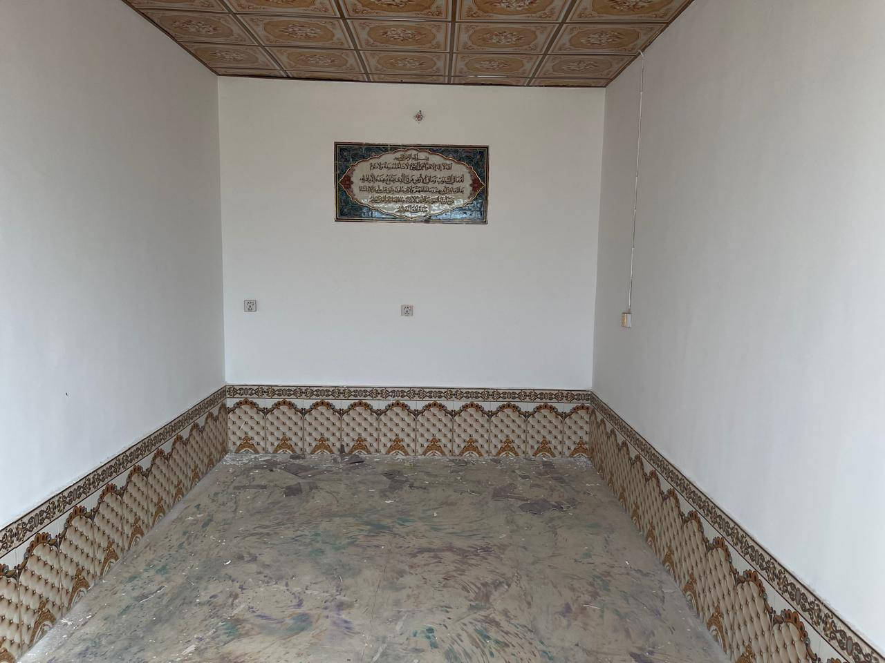 صب
بناء حديث
البيت على شارعين 
موضح كلشي ب الفديو والصور 
فقط تغسله وتكعد
موقعه شارع الموز 
خلف شارع الفلل قرب الچري كذلك موضح بلفديو 
السعر 26
***********
