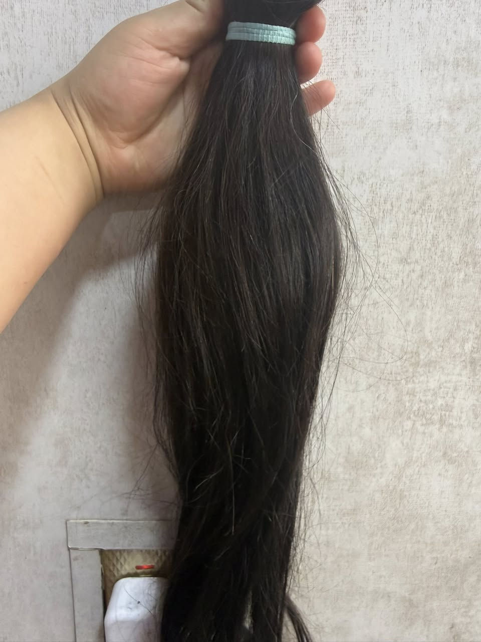 كوكيز شعر اسود طوله متر اله شويه تقريبا
100خصله شعر طبيعي وينكوي وينغسل ويشسور وحته ينصبغ وبضمان هم ولله شعر يجننننن يعني يوصلكم وتشوفو شكد حلو 
اريده ب١٠٠الف ومستعجله  ع بيعته وعرضته بهيج سعر امانه الله هوه اكثر بهواي اخذته


**إذا كنت صاحب هذا الإعلان وتريد حذفه لأي سبب، رجاءا أرسل رسالة إلى الدعم الفني**